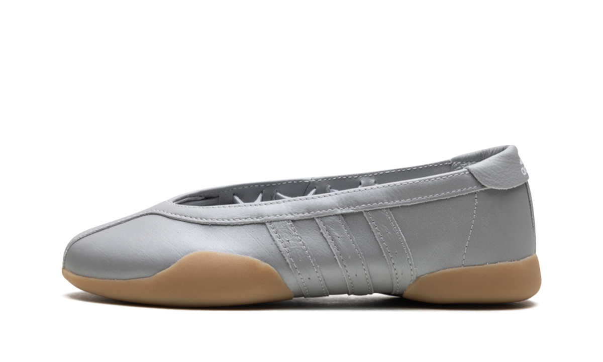 Overkicks - Adidas Taekwondo Mei Ballet Silver Metallic Gum (JR7032) - vista lateral