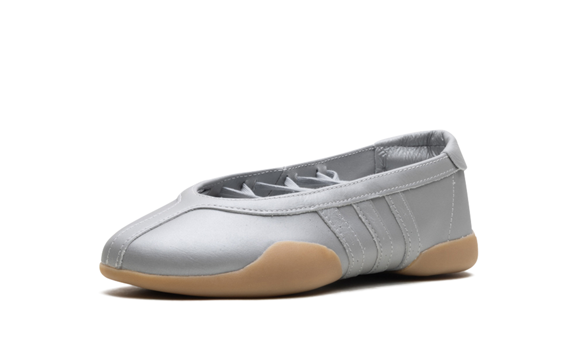 Overkicks - Adidas Taekwondo Mei Ballet Silver Metallic Gum (JR7032) - detalle suela