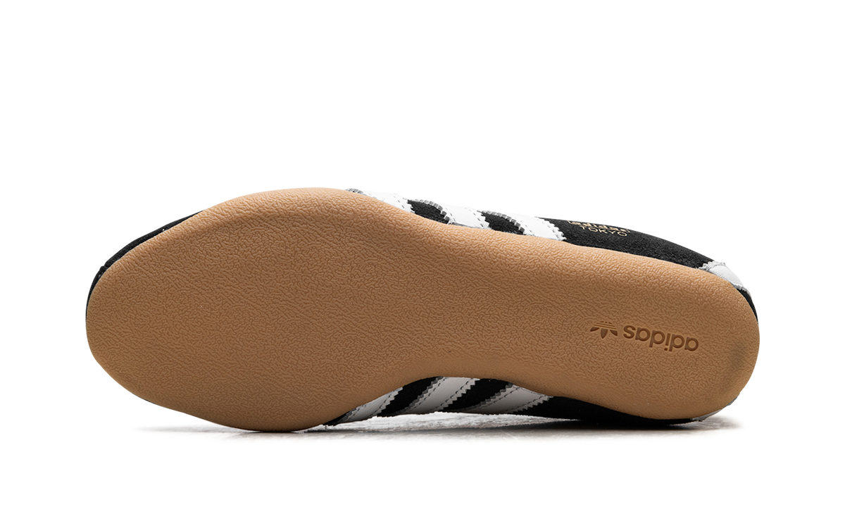 Overkicks - Adidas Tokyo Black White (Womens) (JI0183) - vista superior
