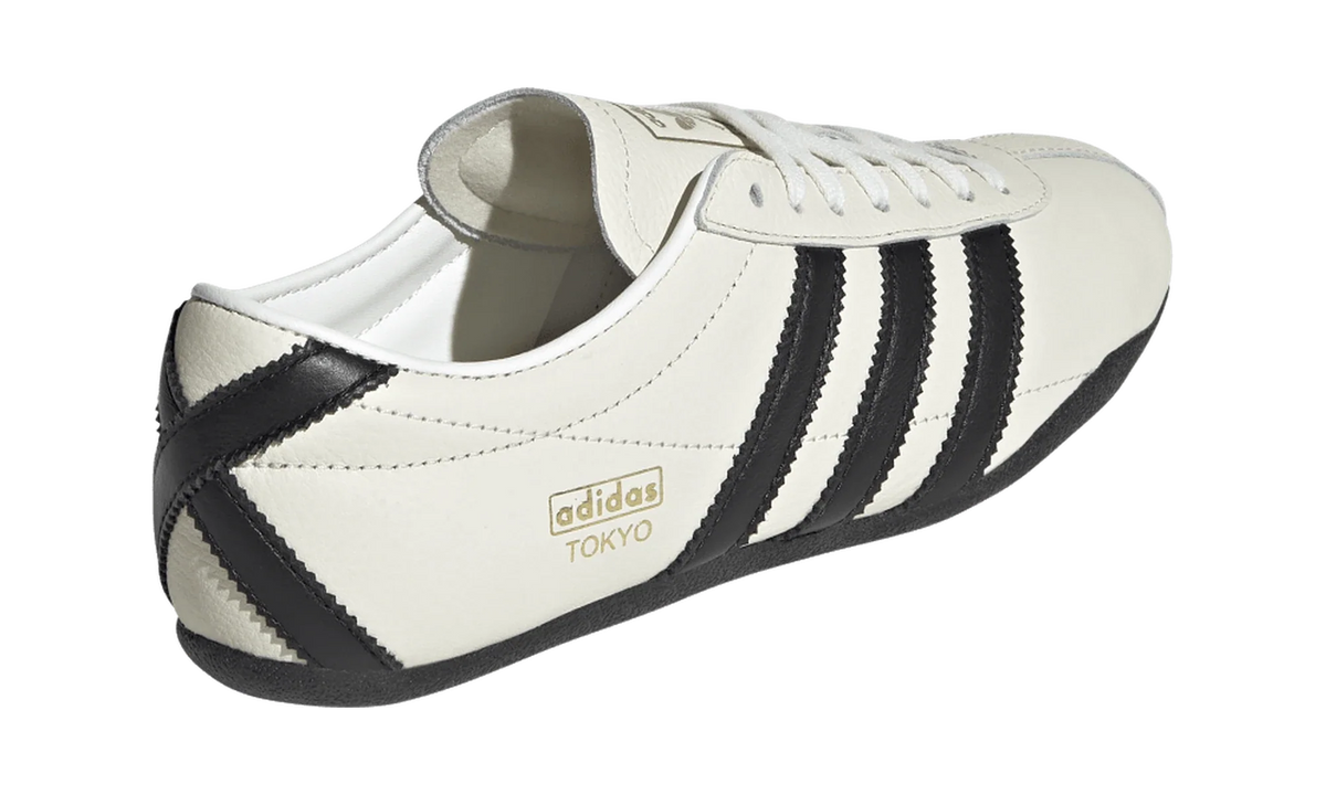 Overkicks - Adidas Tokyo Off White Core Black Gold Metallic (Womens) (JQ0597) - vista superior