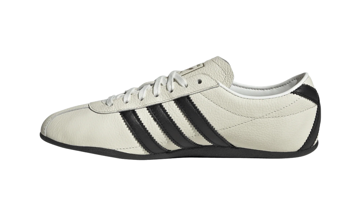 Overkicks - Adidas Tokyo Off White Core Black Gold Metallic (Womens) (JQ0597) - detalle talon