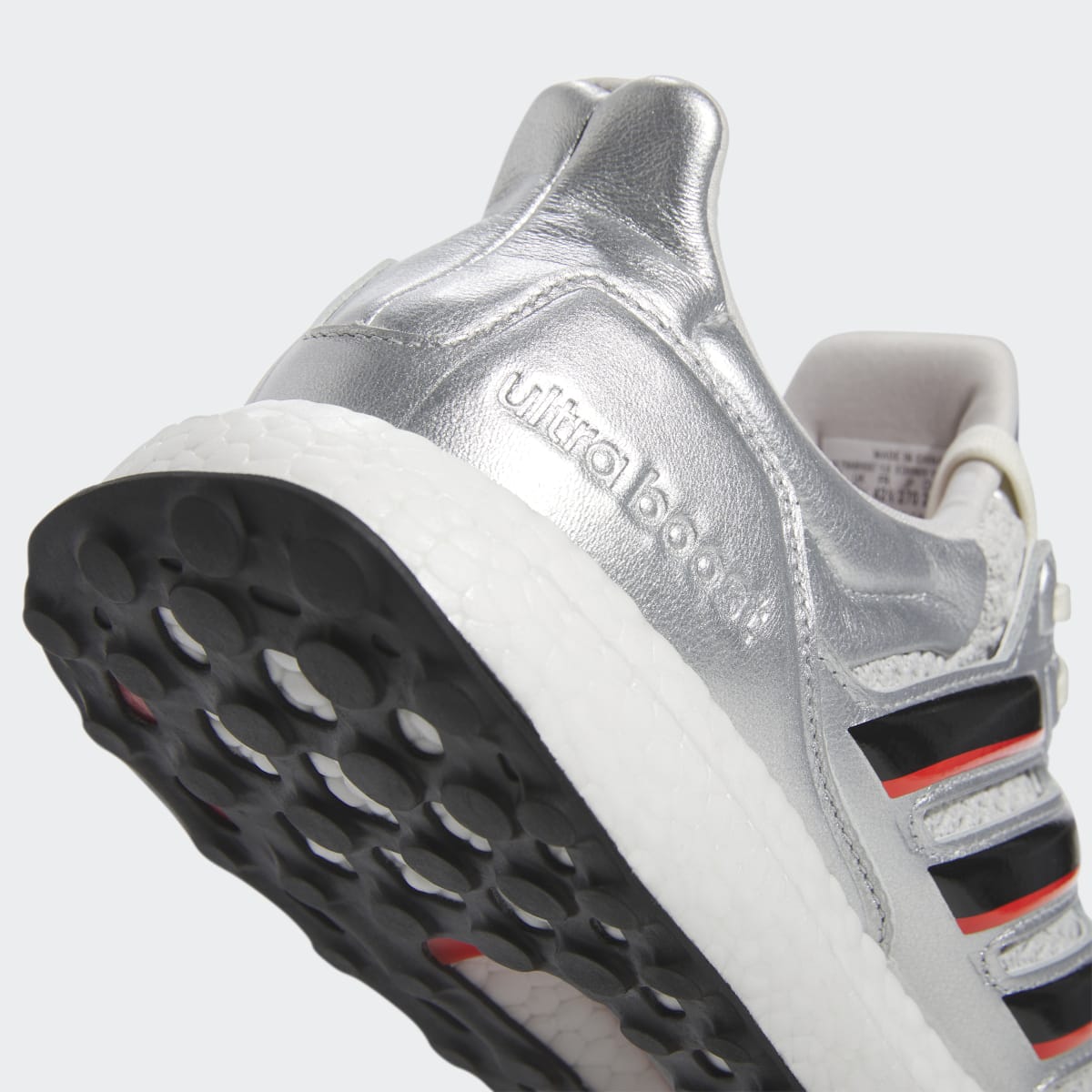 Overkicks - Adidas Ultra Boost 1.0 DNA Disney 100th Anniversary (HQ6438) - detalle
