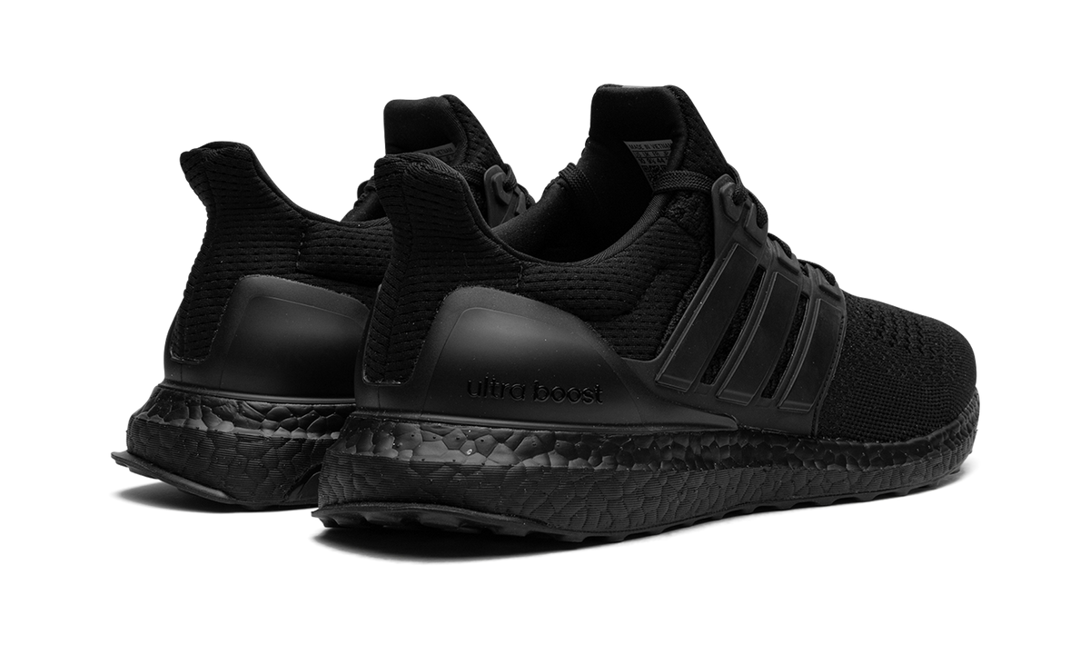 Overkicks - Adidas Ultra Boost 1.0 DNA Triple Black (HQ4199) - par completo