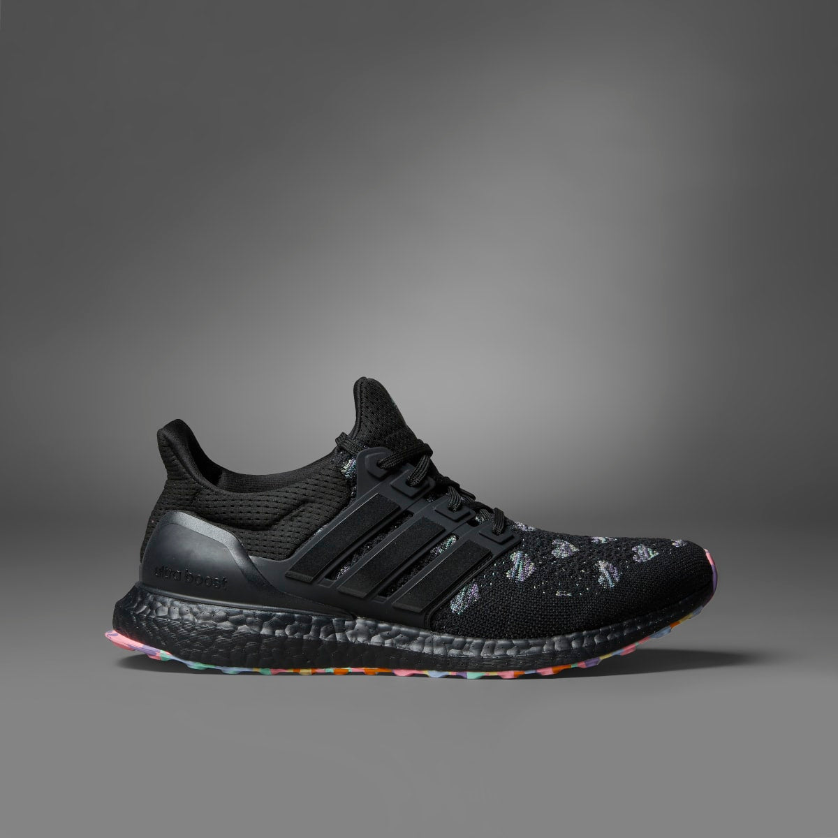 Overkicks - Adidas Ultra Boost 1.0 DNA Valentines Day Black (2023) (HQ6174) - par completo