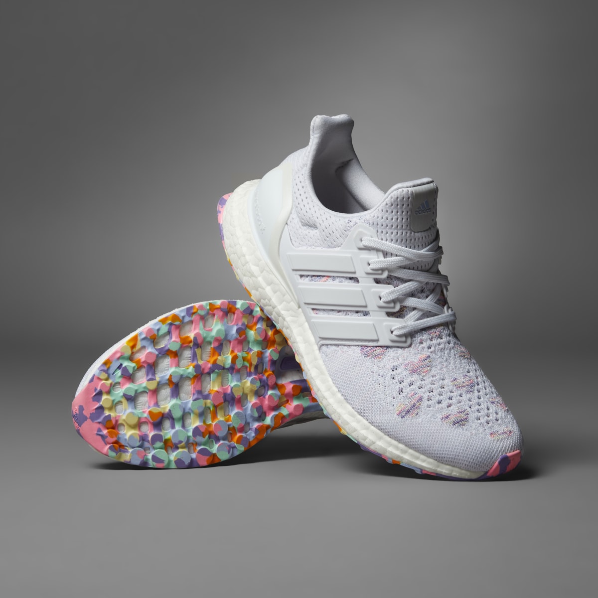 Overkicks - Adidas Ultra Boost 1.0 DNA Valentines Day White (2023) (HQ3857) - vista lateral
