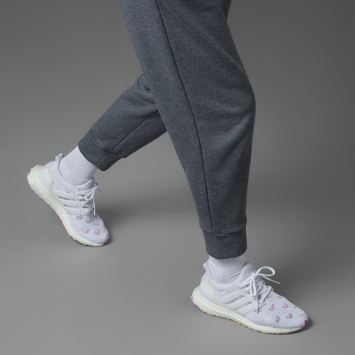 Overkicks - Adidas Ultra Boost 1.0 DNA Valentines Day White (2023) (HQ3857) - detalle
