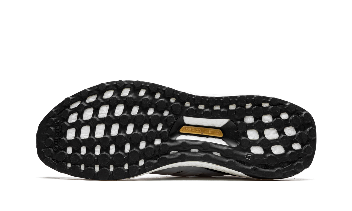 Overkicks - Adidas Ultra Boost 1.0 DNA White Oreo (GZ0449) - vista superior