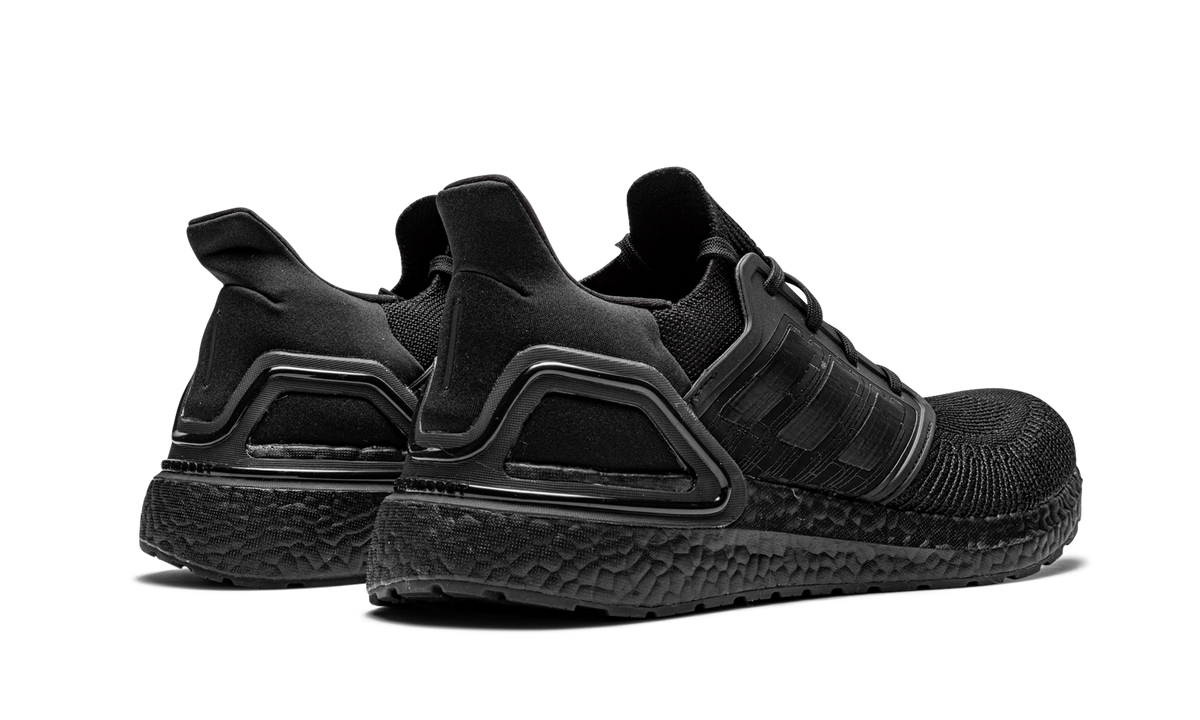 Overkicks - Adidas Ultra Boost 20 Triple Black (EG0691) - par completo