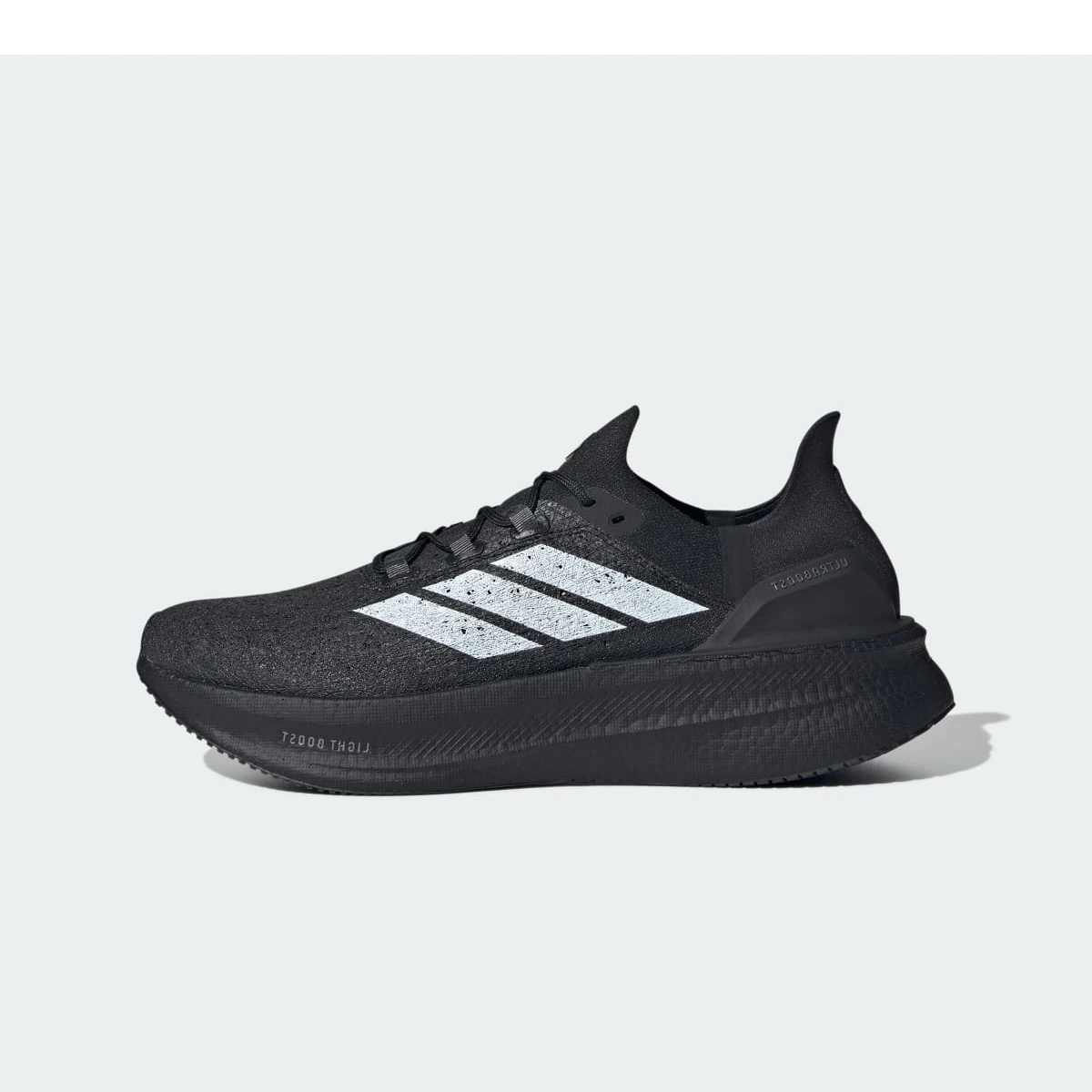 Overkicks - Adidas Ultra Boost 5 Strung Core Black Cloud White Iron Metallic (JQ2941) - vista lateral