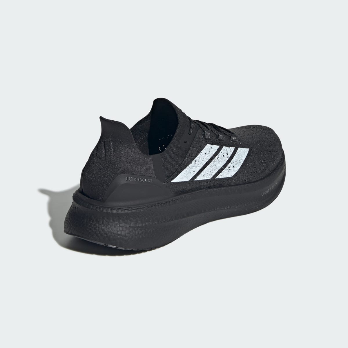 Overkicks - Adidas Ultra Boost 5 Strung Core Black Cloud White Iron Metallic (JQ2941) - vista superior