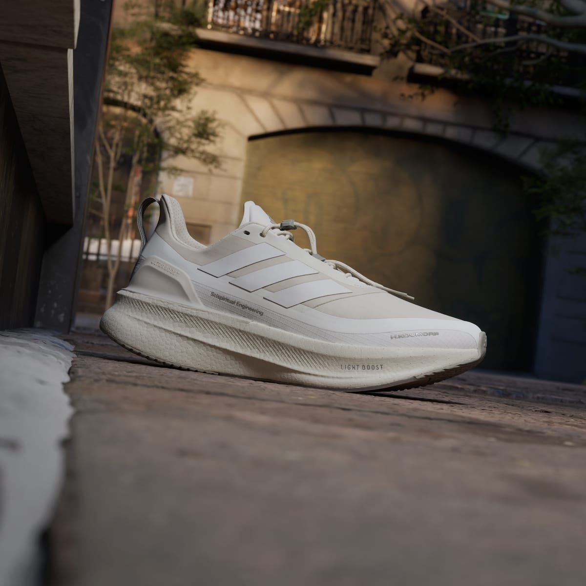 Overkicks - Adidas Ultra Boost 5X Hermanos Koumori Wonder Aluminum (JQ5387) - vista trasera