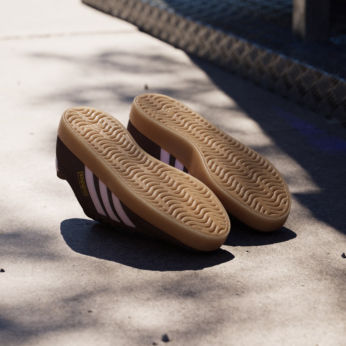Overkicks - Adidas VL Court 3.0 Earth Strata Clear Pink (Womens) (IH6516) - par completo