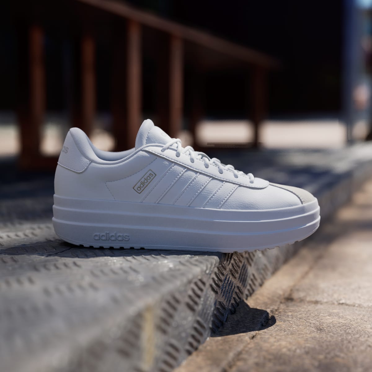 Overkicks - Adidas VL Court Bold Cloud White Crystal White (IH3082) - par completo