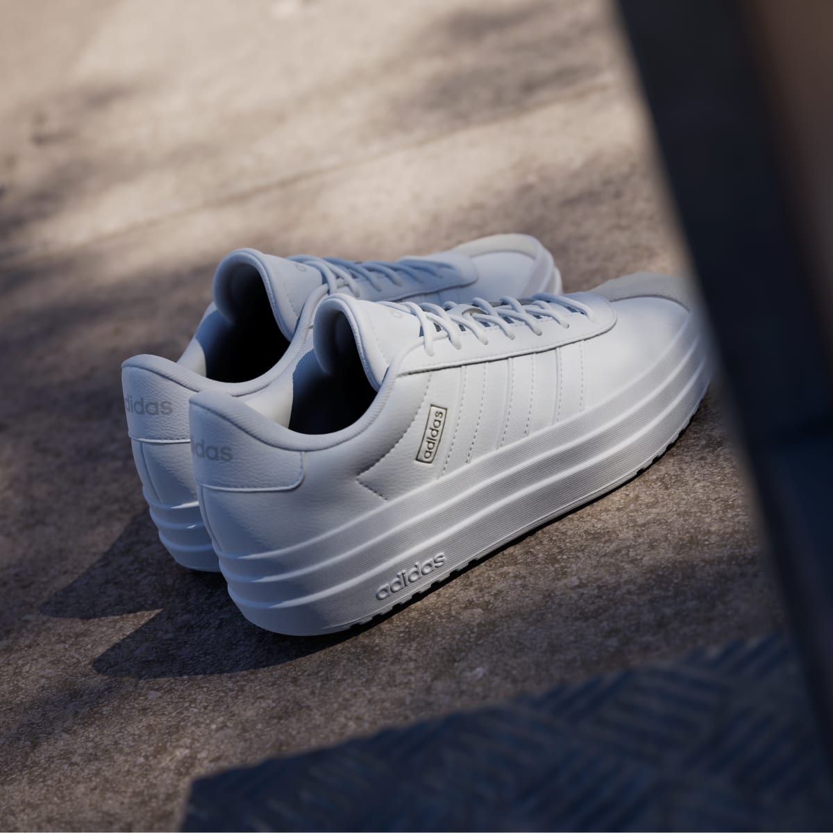 Overkicks - Adidas VL Court Bold Cloud White Crystal White (IH3082) - detalle talon