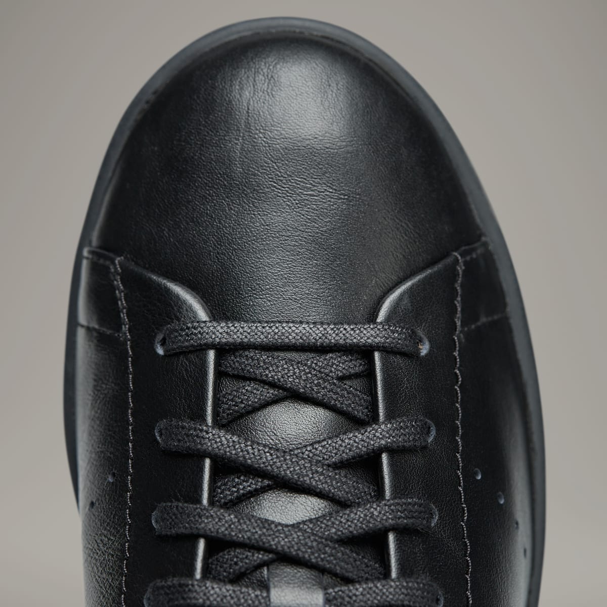 Overkicks - Adidas Y-3 Stan Smith Black (IG4036) - detalle