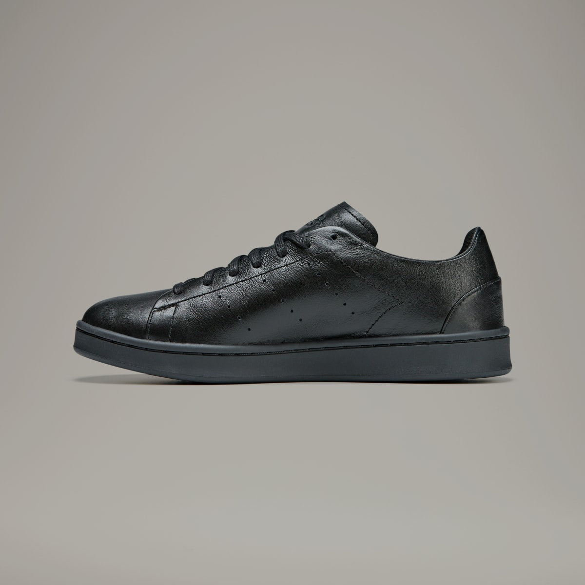 Overkicks - Adidas Y-3 Stan Smith Black (IG4036) - detalle talon