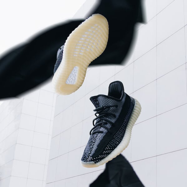 Overkicks - Adidas Yeezy Boost 350 V2 Carbon (FZ5000) - caja