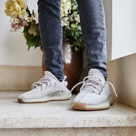 Overkicks - Adidas Yeezy Boost 350 V2 Sesame (F99710) - detalle etiqueta