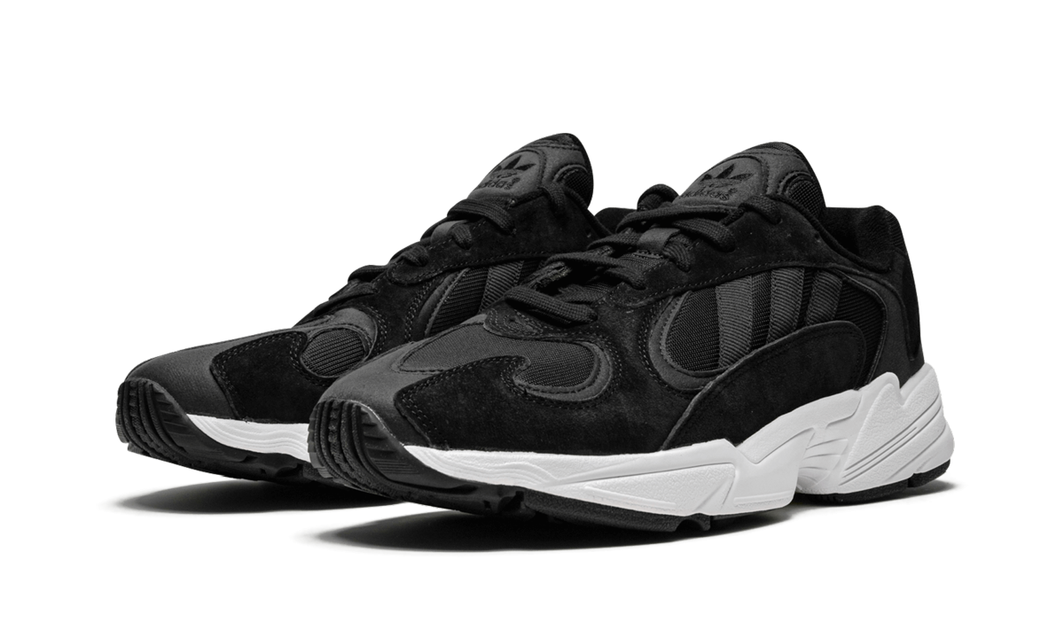 Overkicks - Adidas Yung-1 Black White (CG7121) - vista trasera