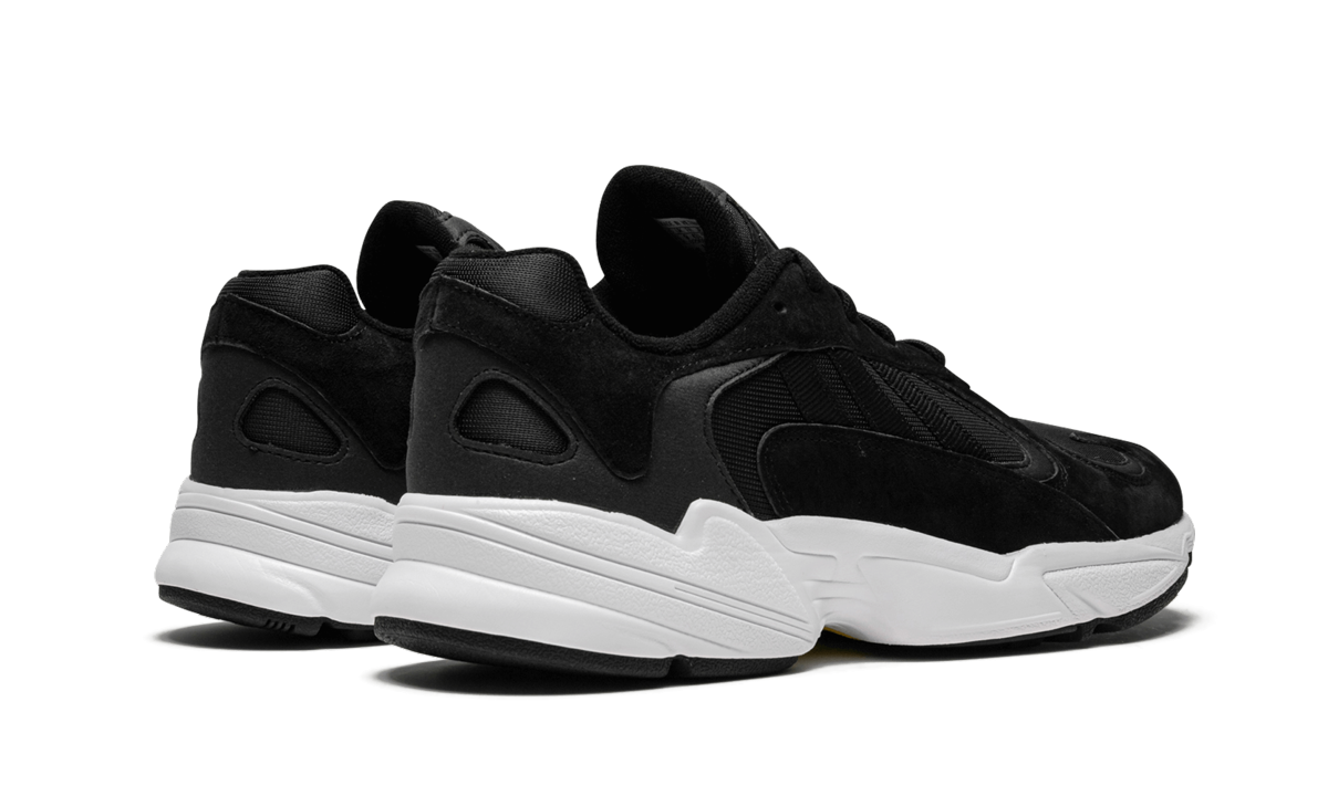 Overkicks - Adidas Yung-1 Black White (CG7121) - par completo