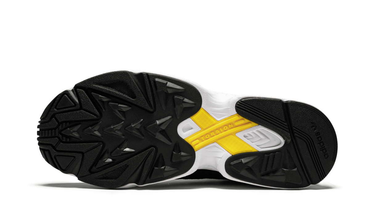 Overkicks - Adidas Yung-1 Black White (CG7121) - vista superior