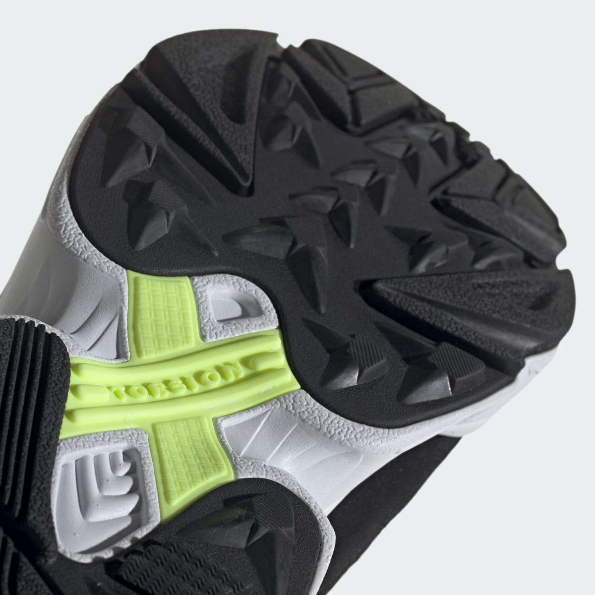 Overkicks - Adidas Yung-1 Core Black Hi Res Yellow (EE5317) - detalle