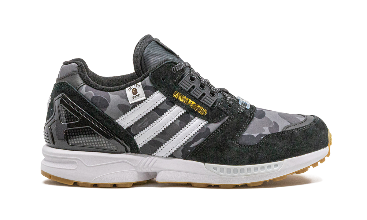 Overkicks - Adidas ZX 8000 Bape Undefeated Black (FY8852) - detalle talon