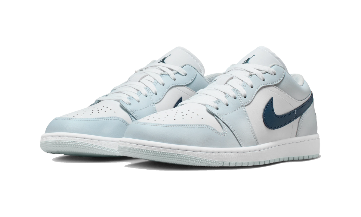 Overkicks - Air Jordan 1 Low Aura Squadron Blue (553558-400) - vista trasera