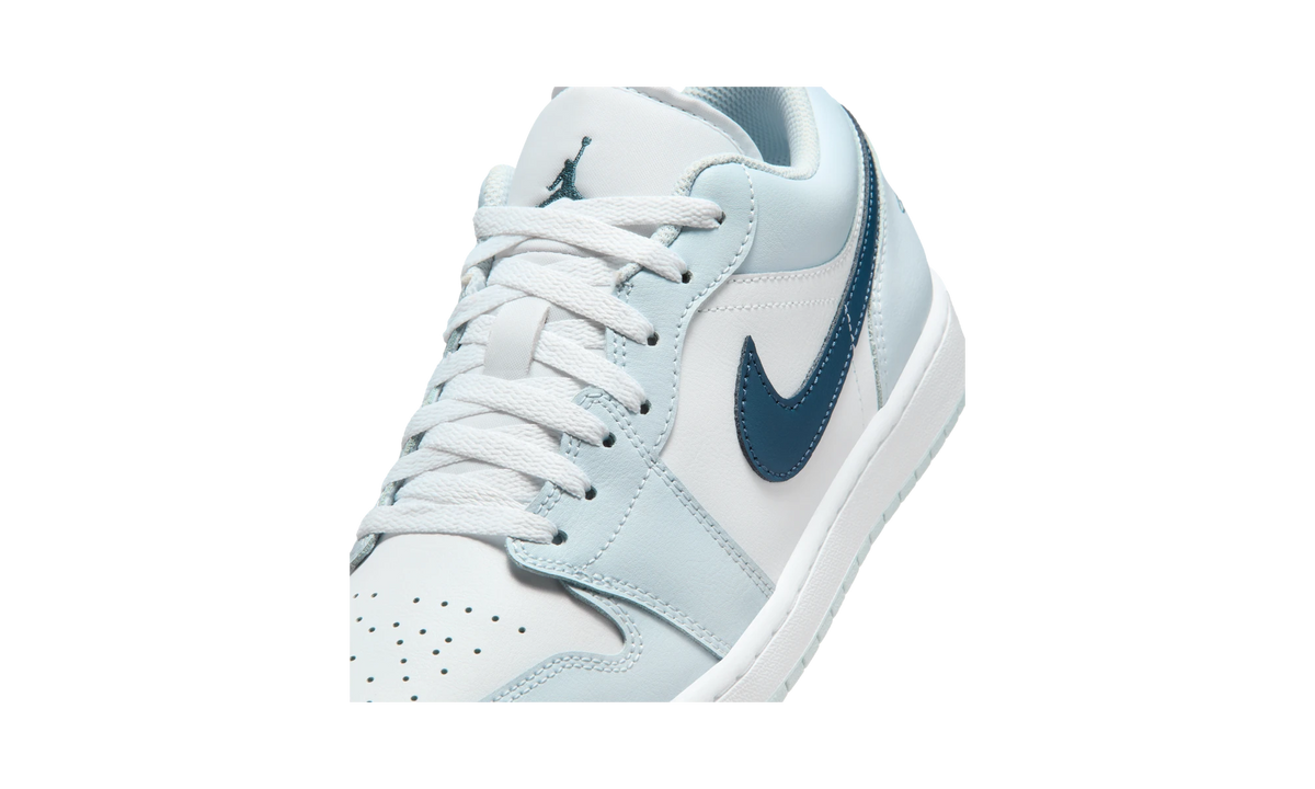 Overkicks - Air Jordan 1 Low Aura Squadron Blue (553558-400) - detalle lateral interior