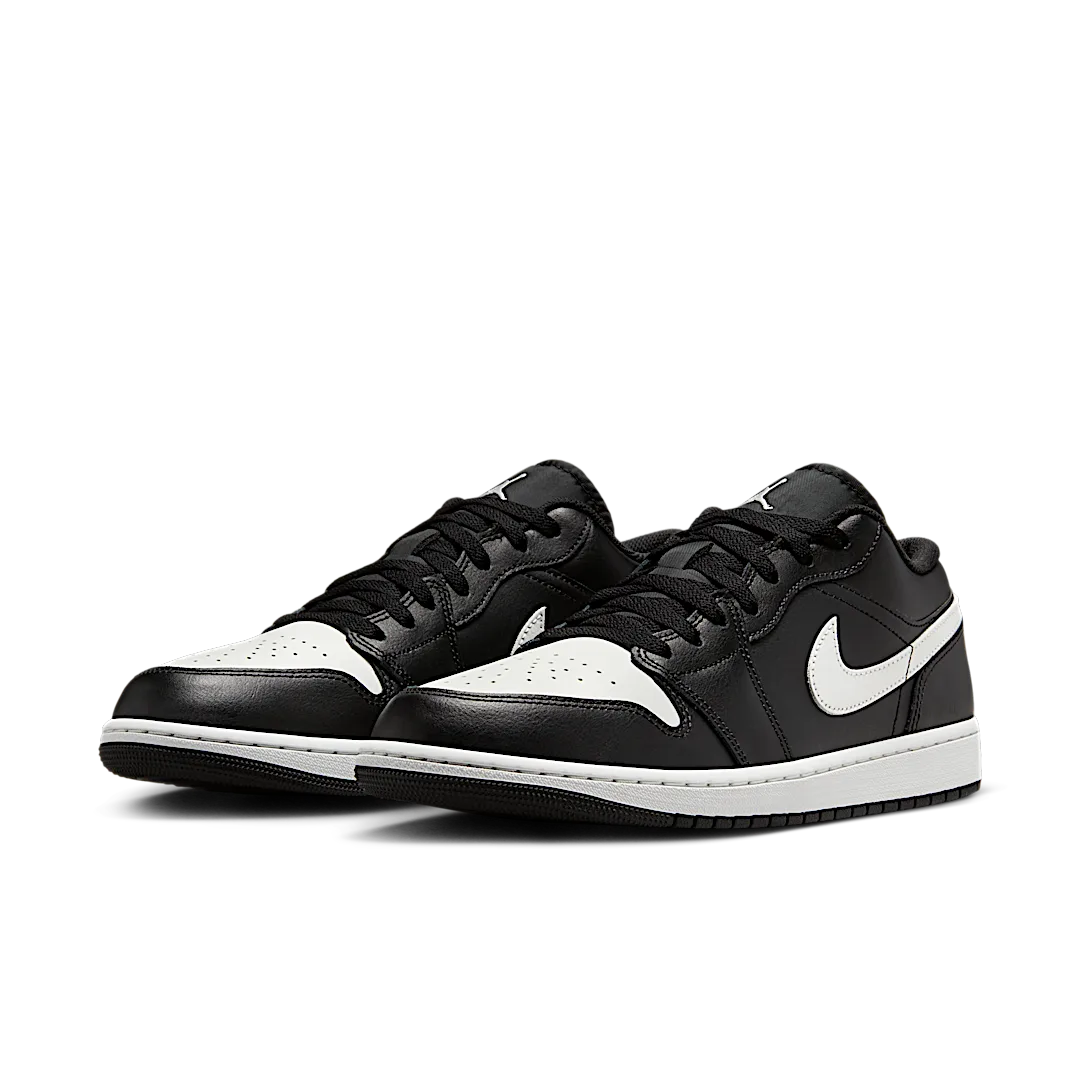 Overkicks - Air Jordan 1 Low Black Summit White (553558-043) - vista trasera