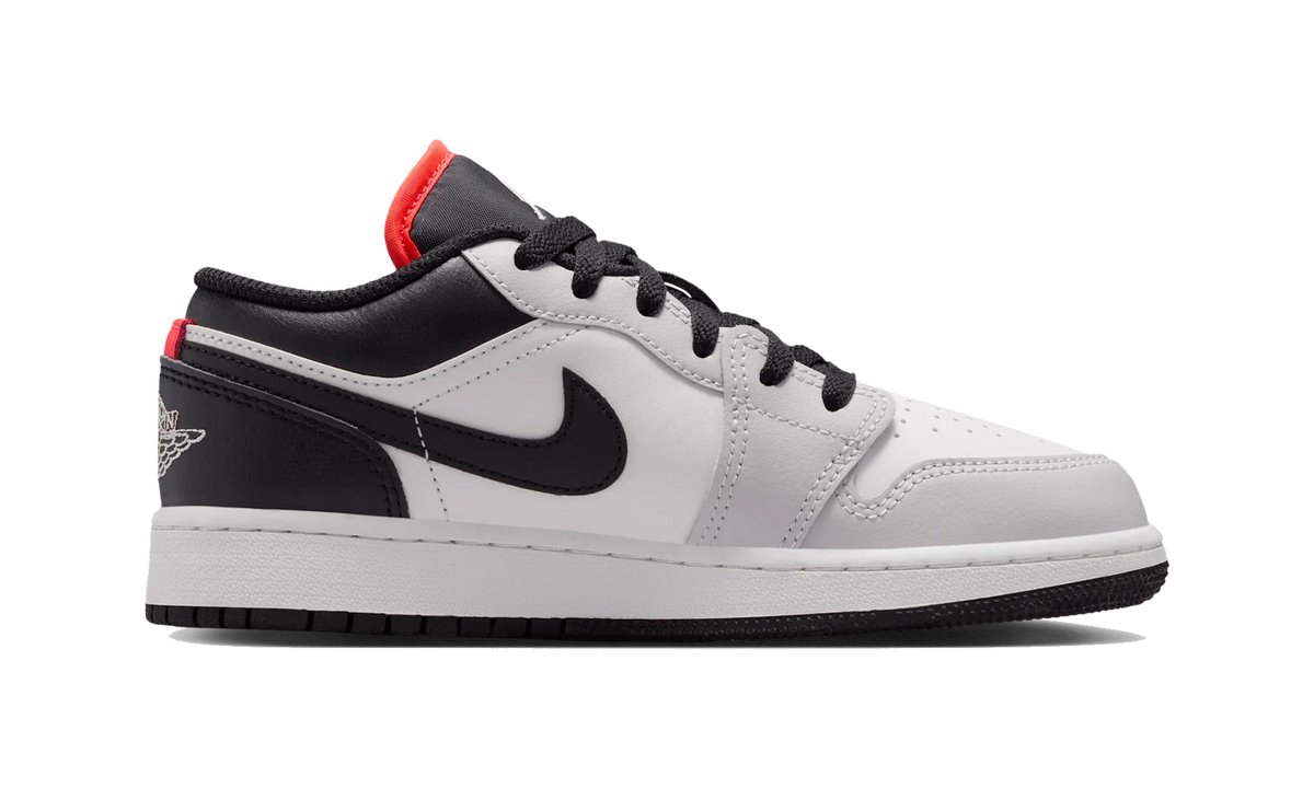 Overkicks - Air Jordan 1 Low Black Summit White Infrared (GS) (553560-045) - imagen 4