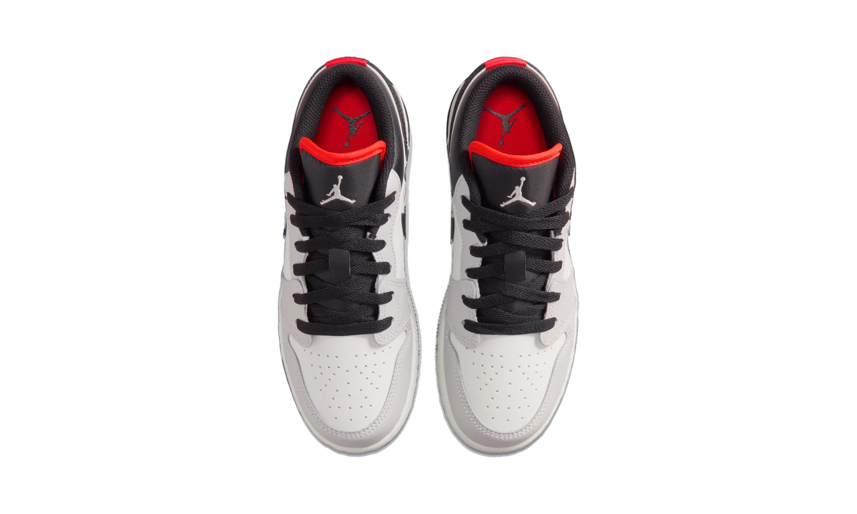 Overkicks - Air Jordan 1 Low Black Summit White Infrared (GS) (553560-045) - imagen 5