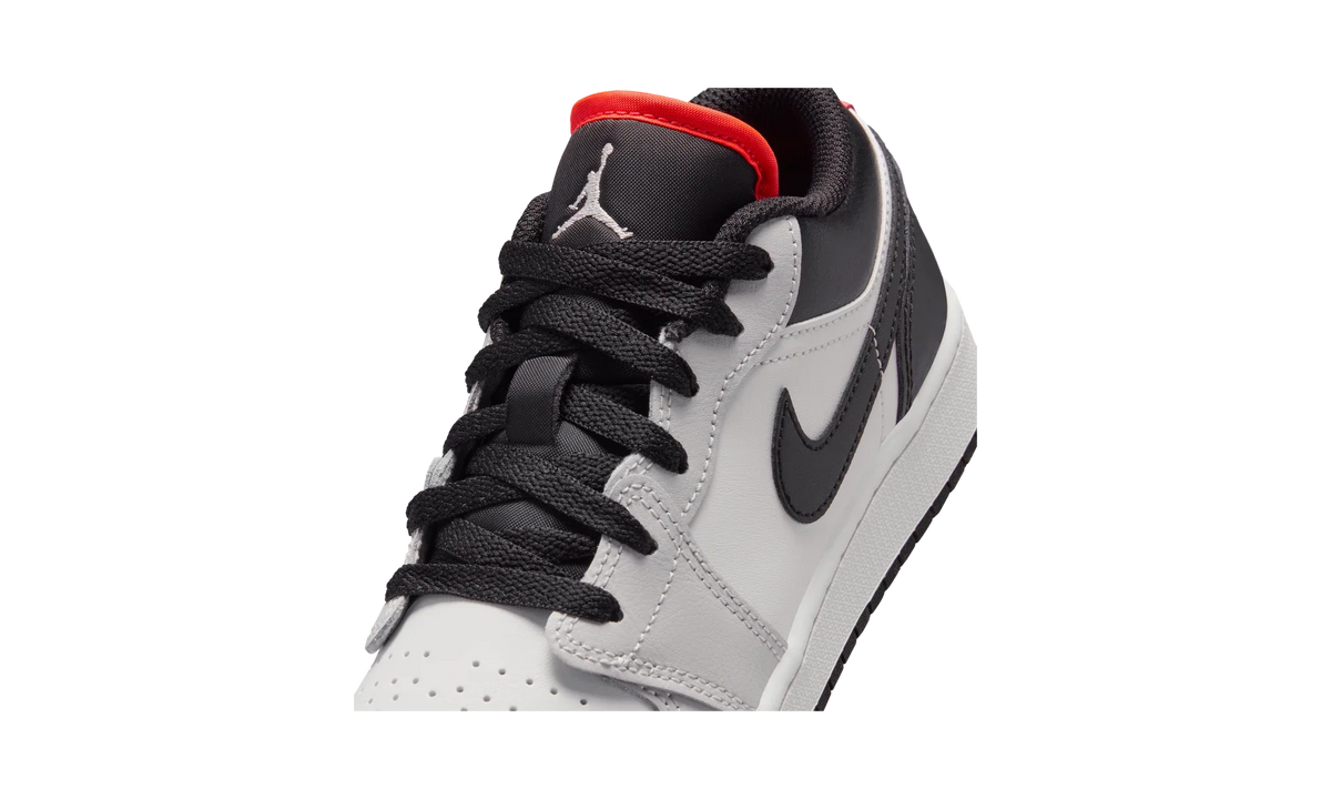 Overkicks - Air Jordan 1 Low Black Summit White Infrared (GS) (553560-045) - imagen 7
