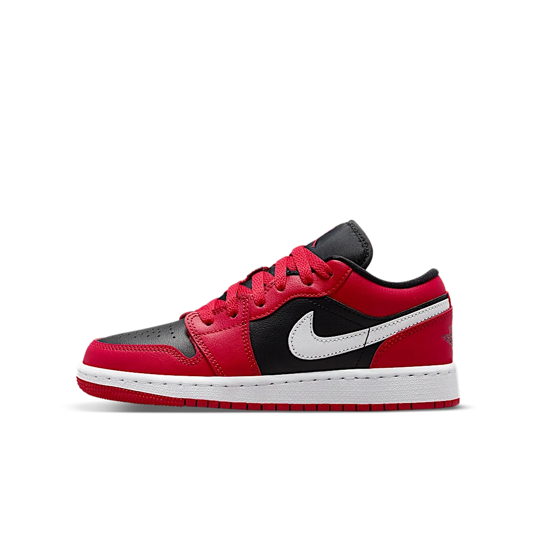 Overkicks - Air Jordan 1 Low Black Very Berry (GS) (553560-061) - vista lateral