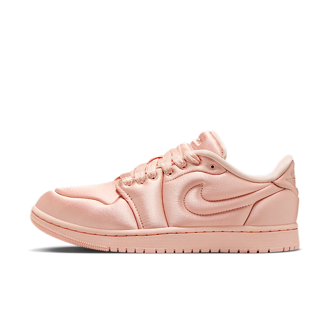 Overkicks - Air Jordan 1 Low Method of Make Satin Guava Ice (HF3969-600) - vista lateral