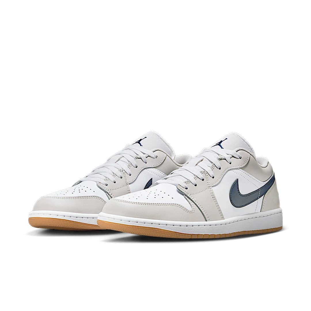 Overkicks - Air Jordan 1 Low Midnight Navy Neutral Grey (553558-146) - vista trasera