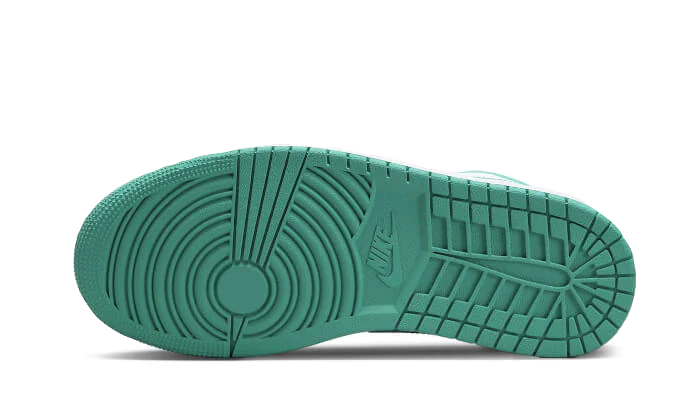 Overkicks - Air Jordan 1 Low New Emerald (DC0774-132) - par completo