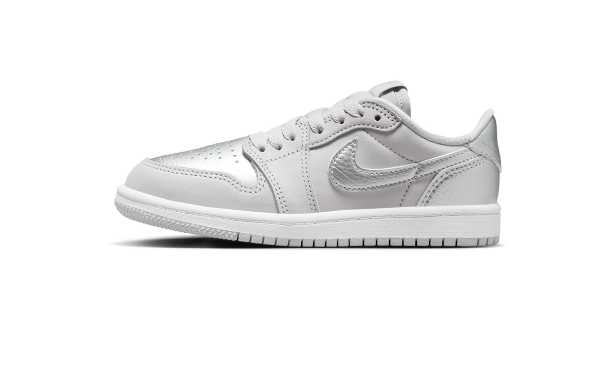 Overkicks - Air Jordan 1 Low OG Metallic Silver (PS) (FQ5436-002) - vista lateral