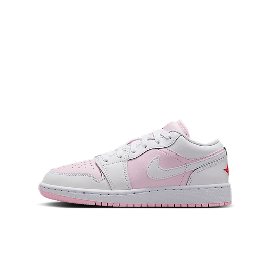 Overkicks - Air Jordan 1 Low Pink Foam Fire Red White (553560-608) - vista lateral