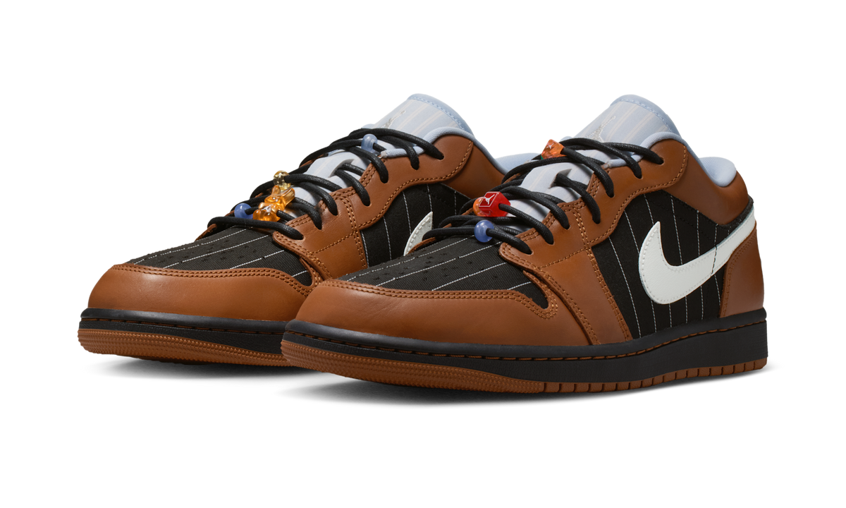 Overkicks - Air Jordan 1 Low SE Black Sail Light British Tan (IR7560-010) - vista trasera