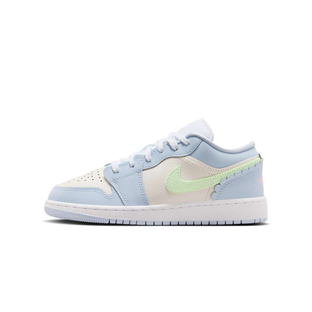 Overkicks - Air Jordan 1 Low SE Half Blue Sail Vapor Green (GS) (IB7113-403) - vista lateral