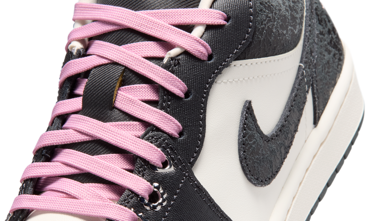 Overkicks - Air Jordan 1 Low SE Iced Carmine (II0595-001) - detalle lateral interior