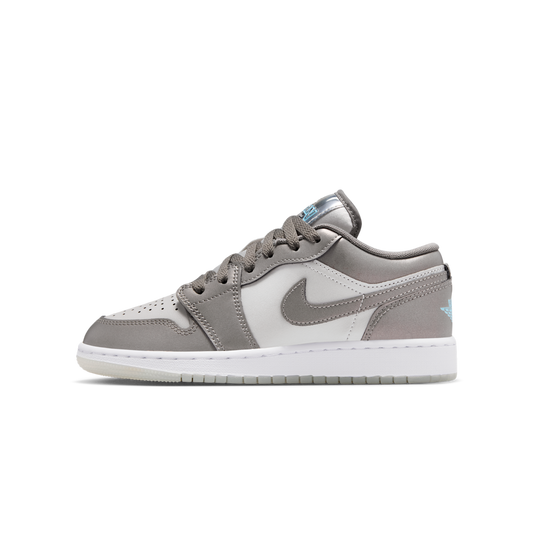 Overkicks - Air Jordan 1 Low SE Inspired by the Greatest (HV4398-014) - vista lateral