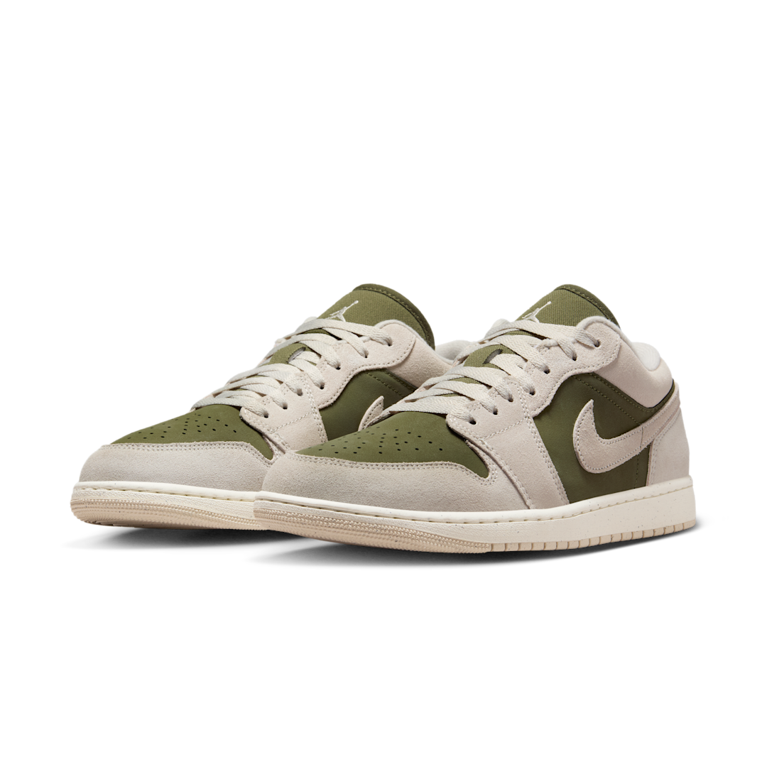 Overkicks - Air Jordan 1 Low SE Medium Olive Sail (HV4089-201) - vista trasera