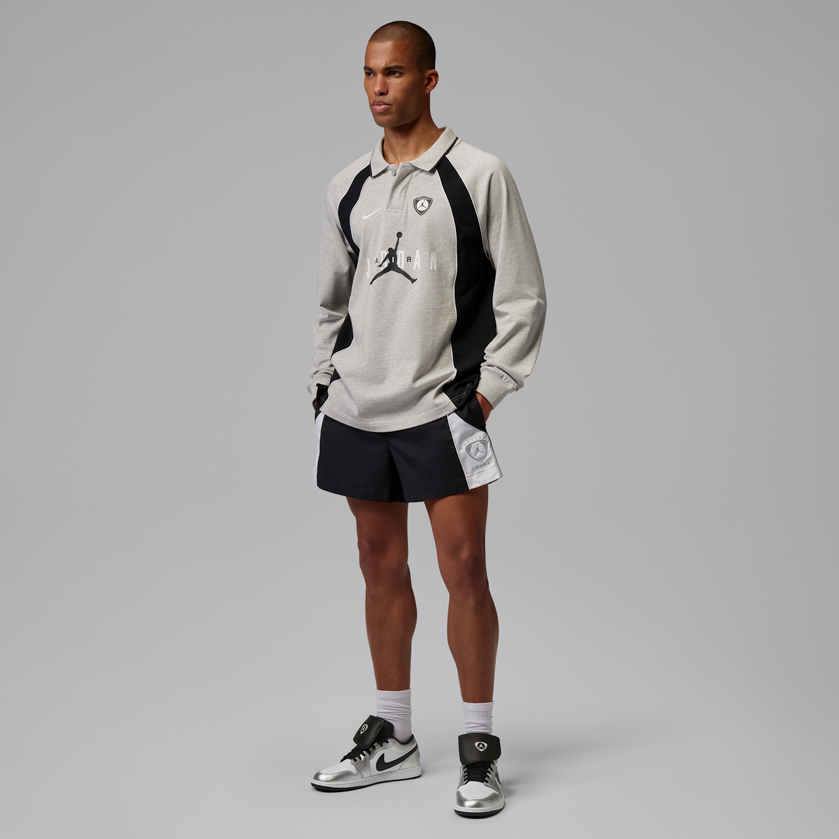 Overkicks - Air Jordan 1 Low SE Metallic Silver Tiempo (IR2278-100) - detalle