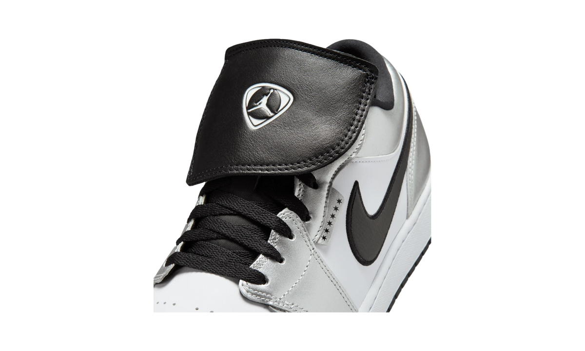 Overkicks - Air Jordan 1 Low SE Metallic Silver Tiempo (IR2278-100) - detalle lateral interior