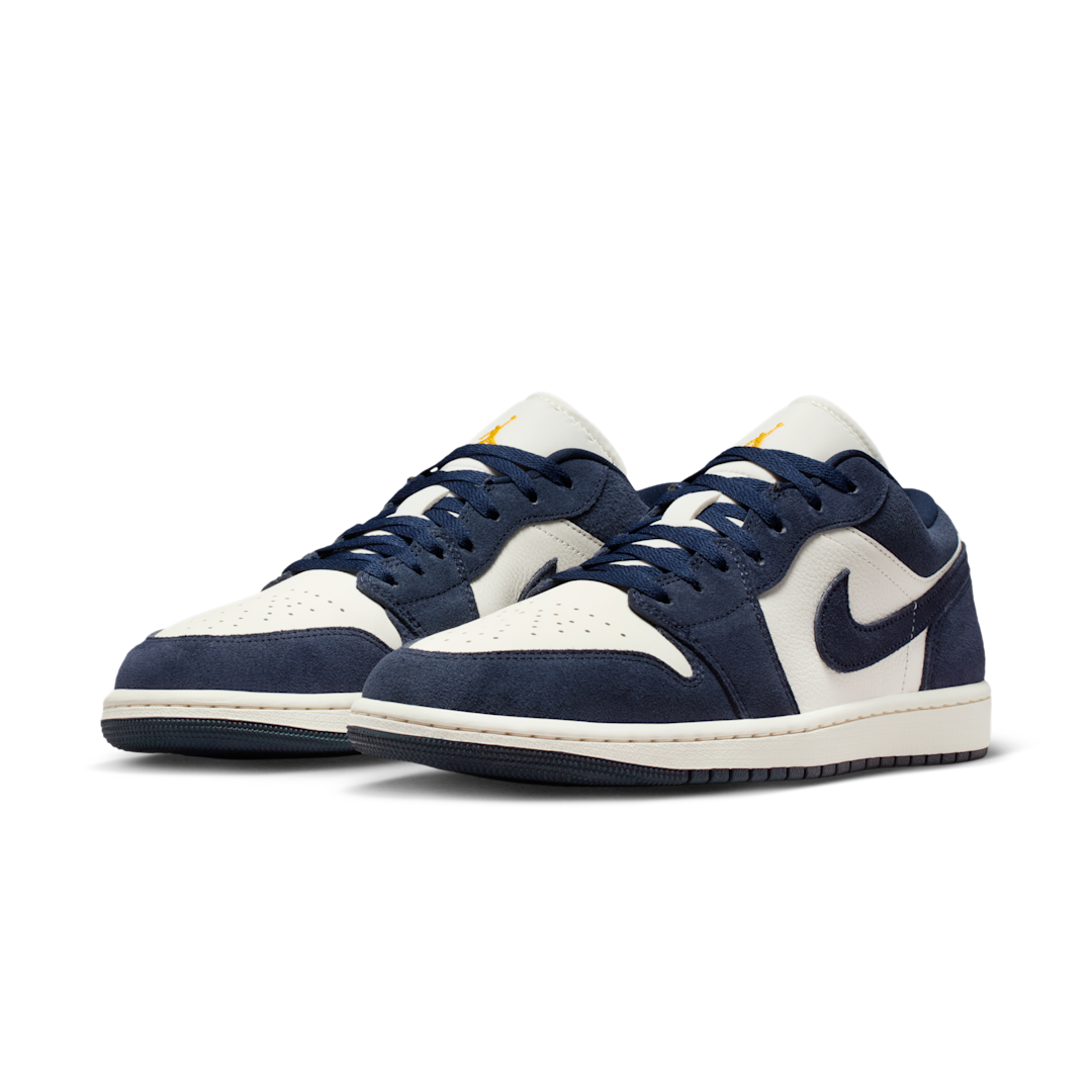 Overkicks - Air Jordan 1 Low SE Obsidian Suede (IO7448-400) - vista trasera