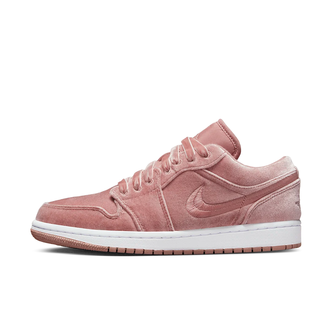 Overkicks - Air Jordan 1 Low SE Pink Velvet (DQ8396-600) - vista lateral