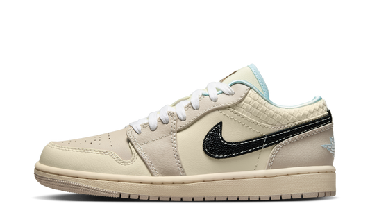 Overkicks - Air Jordan 1 Low SE Sanddrift Glacier Blue (HQ3440-101) - vista lateral