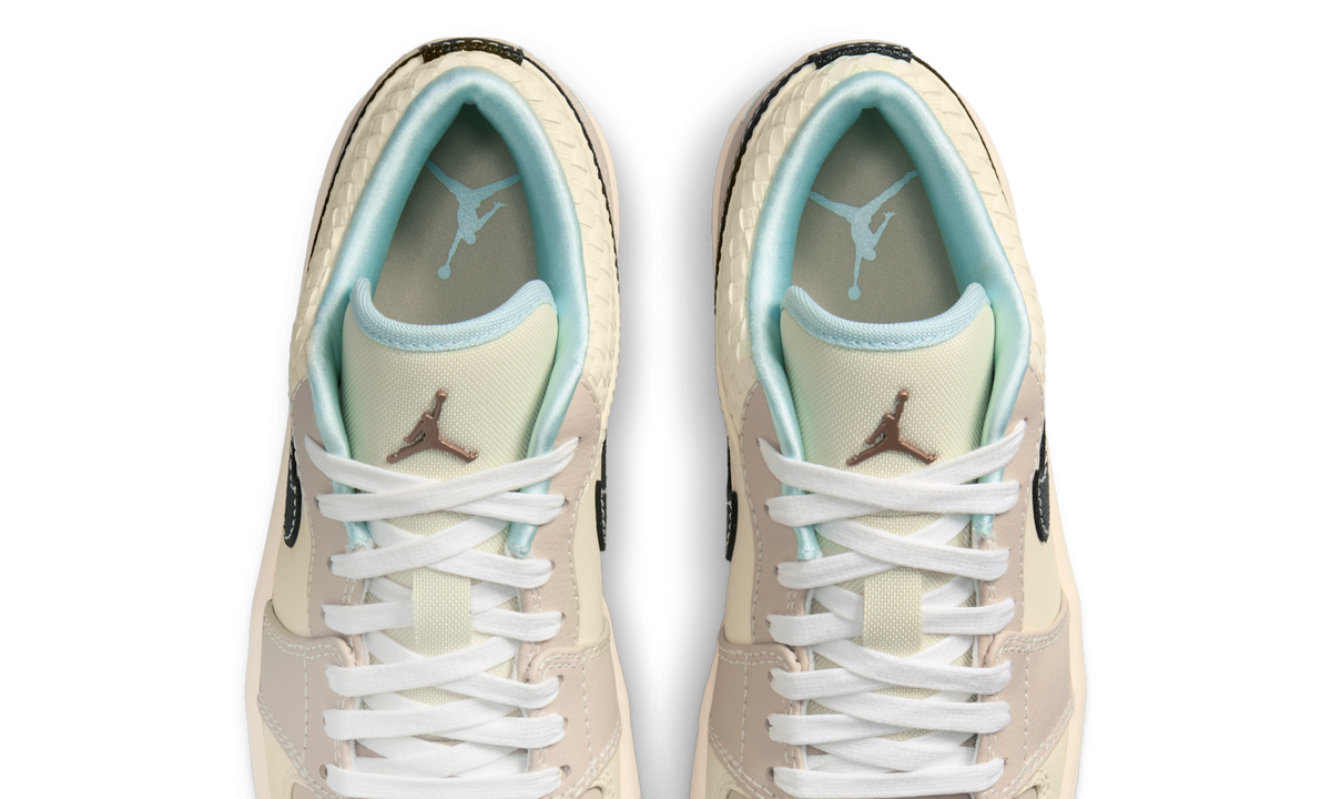 Overkicks - Air Jordan 1 Low SE Sanddrift Glacier Blue (HQ3440-101) - vista superior